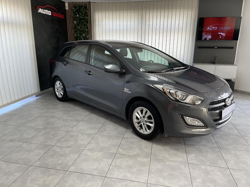 Hyundai i30 1.6 i 88kW ČR 1.MAJ.REZERVACE  - fotka 2 z 23