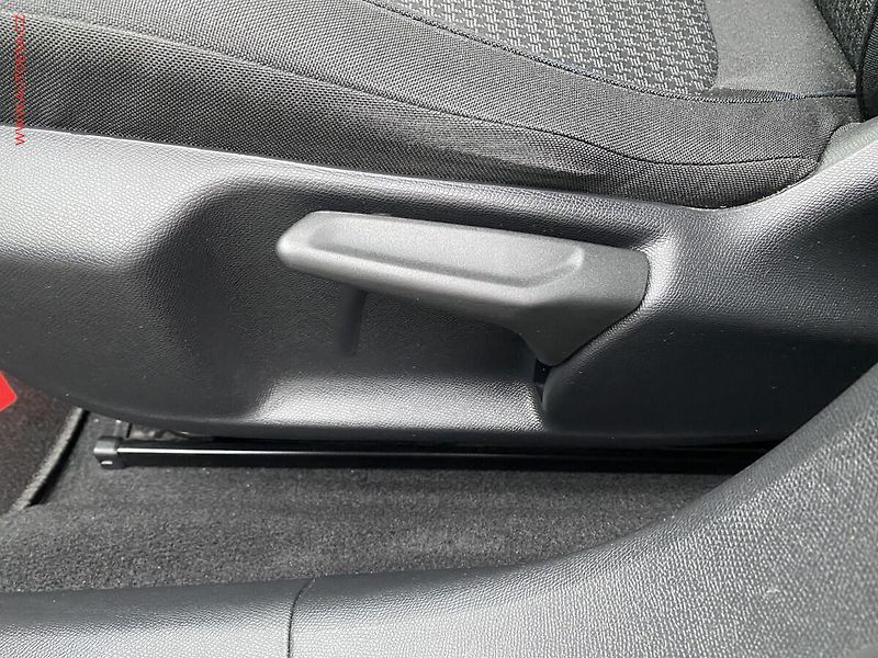 Peugeot 308 (2018) 1.2PT, Style, AT, navi - fotka 14 z 18