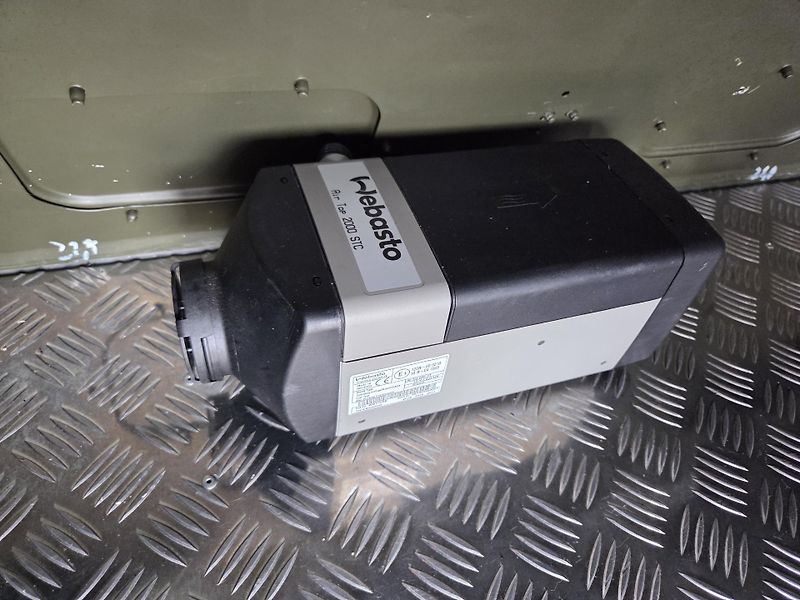 Land Rover Defender TDi HOBSON Military - RENOVACE - fotka 20 z 44