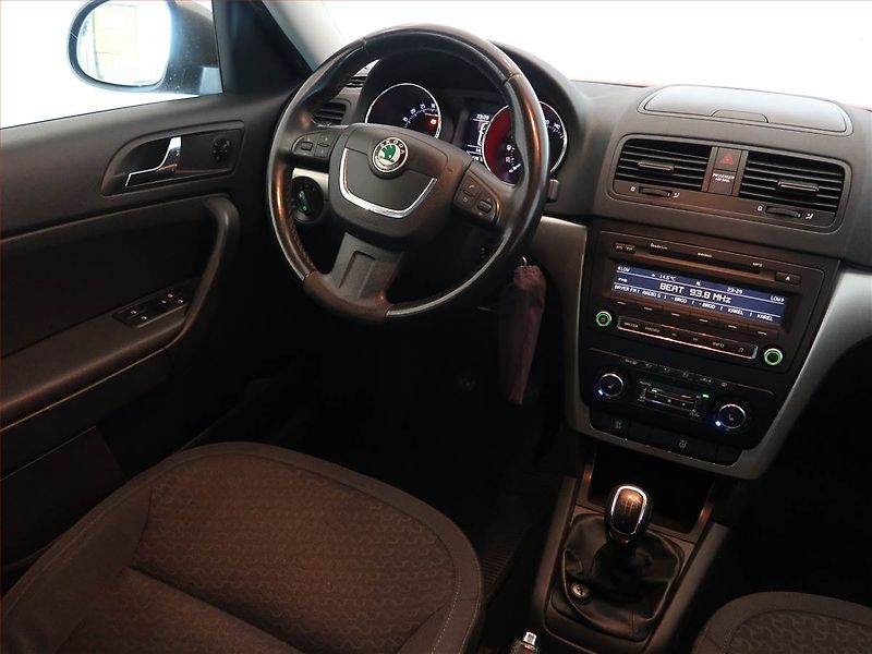 Škoda Yeti (2011) 2.0 TDI, Serv.kniha, Tempomat - fotka 7 z 12