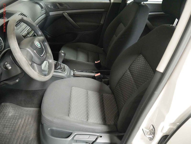 Škoda Octavia (2012) 1.4TSi, ČR, AC, temp, tažné - fotka 9 z 13