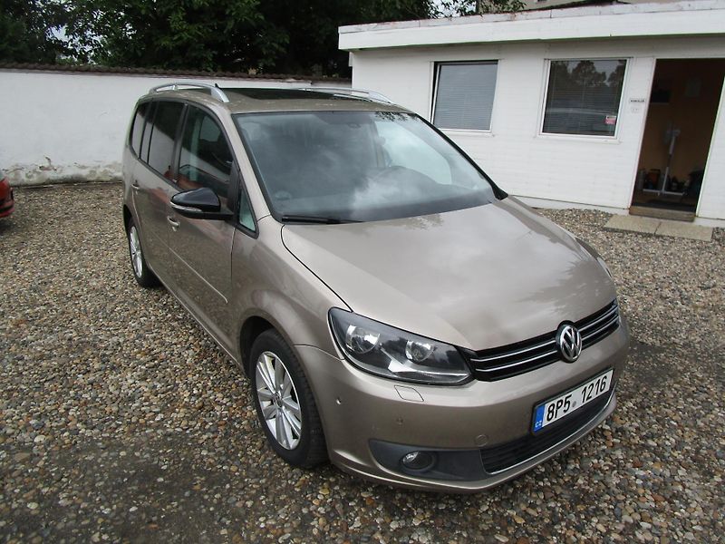 Volkswagen Touran 2,0TDI-103KW-NOVÁ STK - fotka 1 z 17