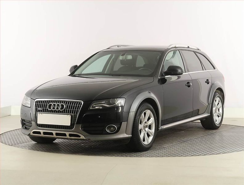 Audi A4 Allroad (2011) 2.0 TDI, 4X4, Xenony - fotka 2 z 17