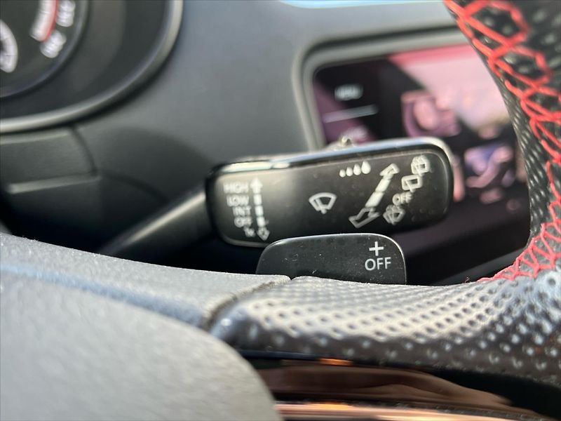 Škoda Octavia 2,0 TDi 135kW  III. FL RS - fotka 28 z 31