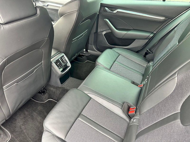 Škoda Octavia (2023) 2.0 TDI 110kW DSG Style Combi - fotka 18 z 21