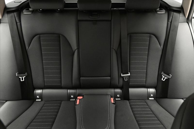 BMW Řada 3 2,0 320d 140 kW SportTouring S - fotka 28 z 32
