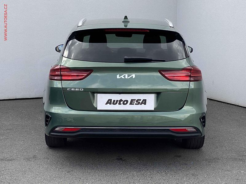 Kia Ceed (2023) 1.5 T-GDi SW, 1.maj,ČR, TOP - fotka 5 z 17