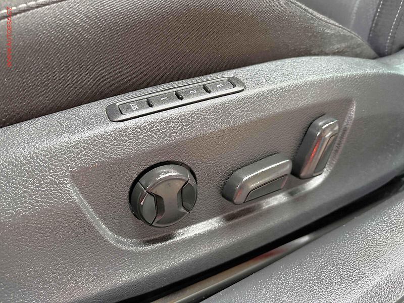 Škoda Superb (2018) 2.0 TDi, ČR, Ambition, xenon - fotka 13 z 19