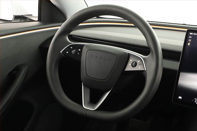 Tesla Model 3 (2024) Standard Range LFP, SoH 96% - fotka 8 z 19