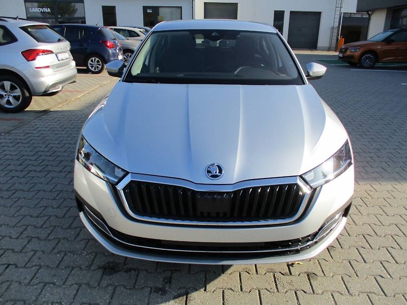 Škoda Octavia liftback Style 2,0TDI/110kW DS - fotka 2 z 15