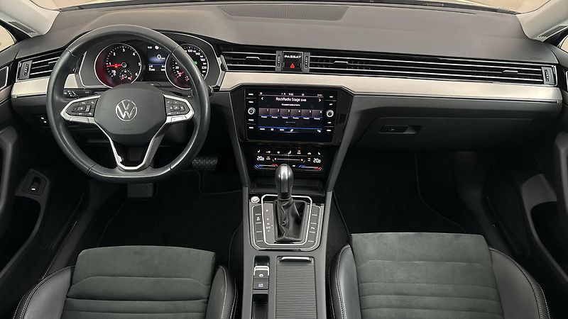 Volkswagen Passat 2.0 TDI DSG Elegance Variant - fotka 8 z 27