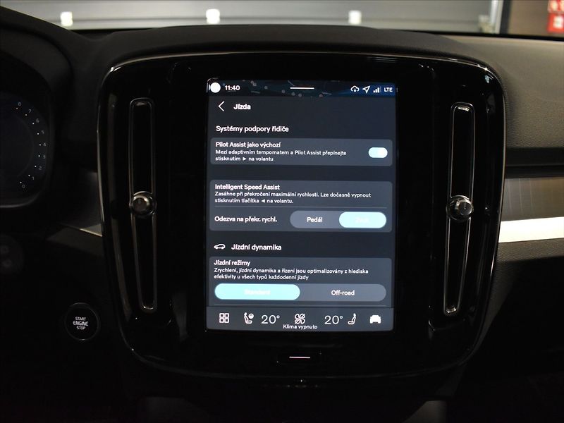 Volvo XC40 2,0 B4 Ultra Panorama,BLIS - fotka 20 z 21