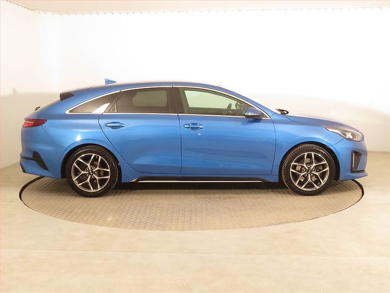 Kia Pro_Ceed (2019) GT-Line 1.4 T-GDI, Serv.kniha - fotka 6 z 17