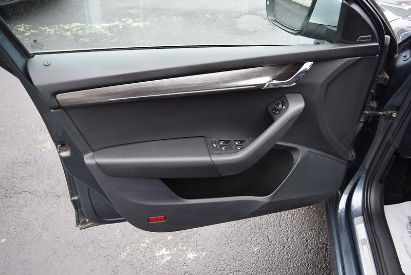 Škoda Octavia (2020) 2.0TDI 135kw SCOUT DSG 4x4 TAŽ - fotka 19 z 50