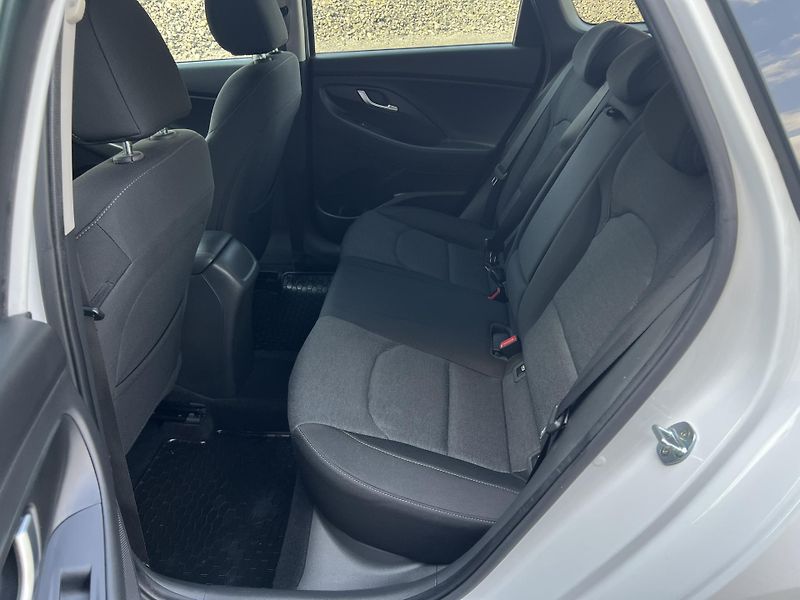 Hyundai i30 (2022) 1.6CRDi 85kW SMART 1.MAJITEL  - fotka 9 z 21