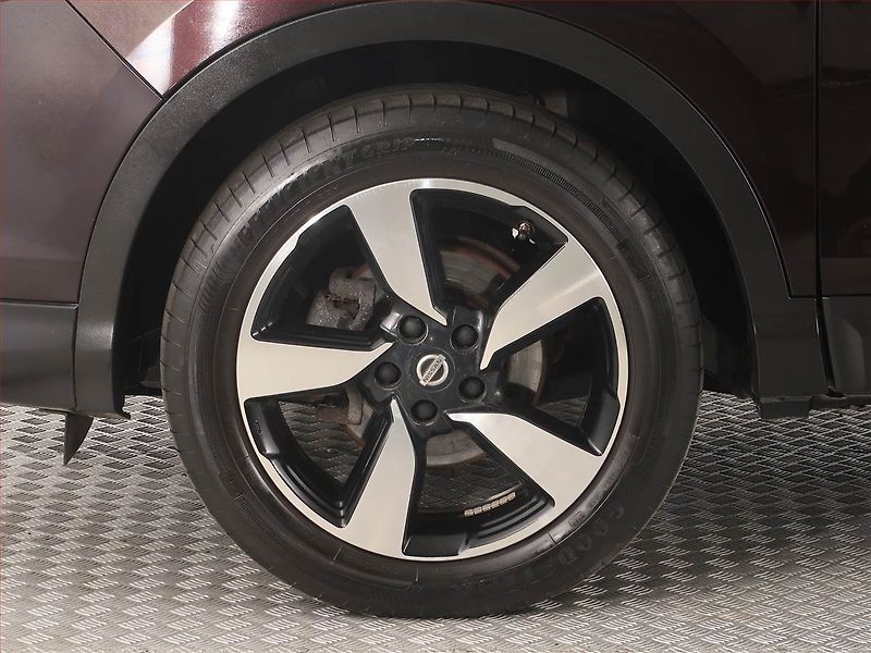 Nissan Qashqai (2015) Acenta 1.6 DIG-T, LPG - fotka 14 z 17