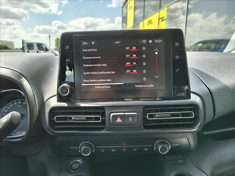 Opel Combo 1,2   XL 96 kW EAT8 - fotka 10 z 19