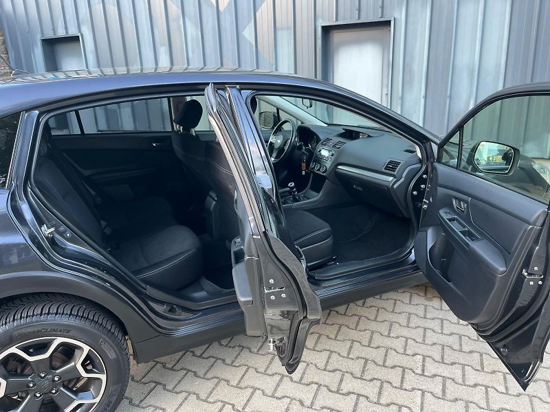 Subaru XV 2,0i AWD Comfort / servis.kn. - fotka 12 z 17