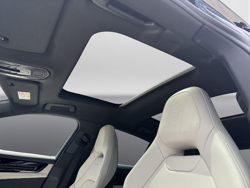 Porsche Panamera 4 E-Hybrid - fotka 26 z 28