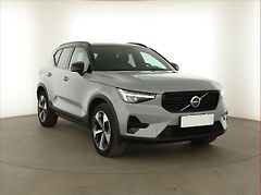 Volvo XC40 (2023) B3 - fotografie inzerátu