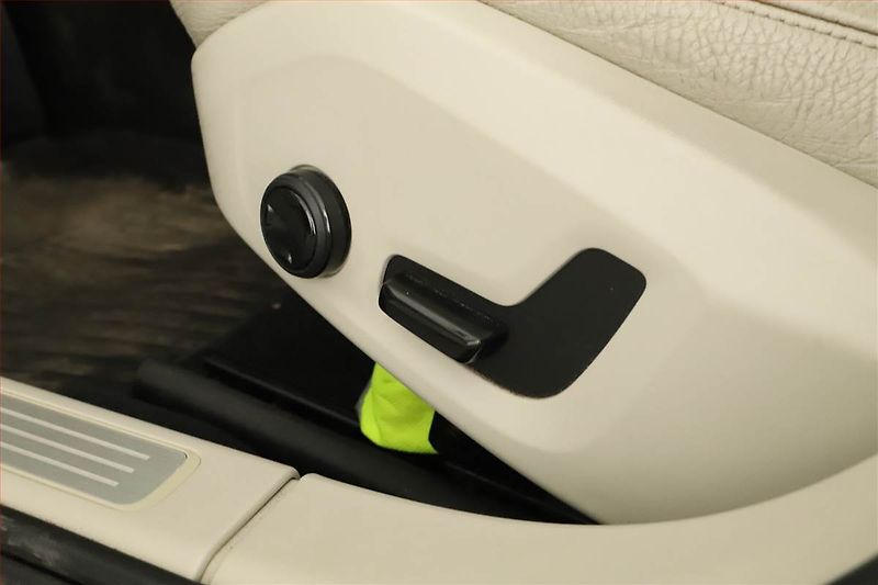 Volvo V90 (2017) D5 AWD, 4X4, Automat, Kůže - fotka 13 z 17