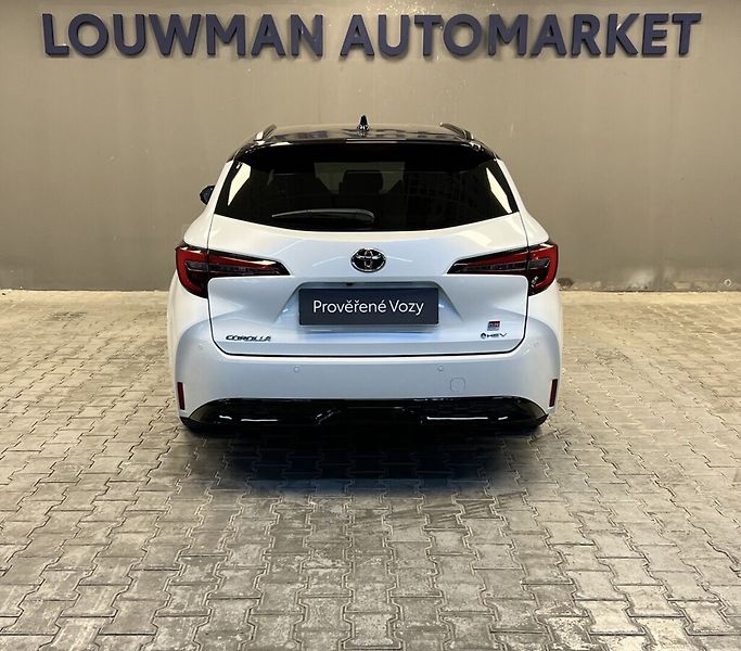 Toyota Corolla 2.0 Hybrid AT GR SPORT DYNAMIC - fotka 16 z 18