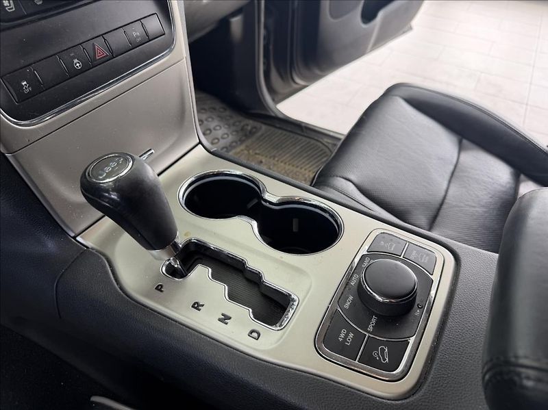 Jeep Grand Cherokee 3,0 CRD, 4x4, Automat, tažné - fotka 12 z 21