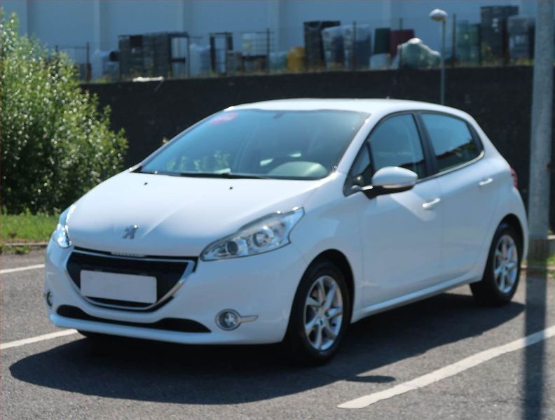 Peugeot 208 (2014) 1.0 VTi, Tempomat - fotka 2 z 15
