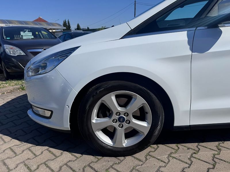 Ford Galaxy (2016) 2,0 TDCI 132KW 1. MAJ TITAN 7X - fotka 13 z 50