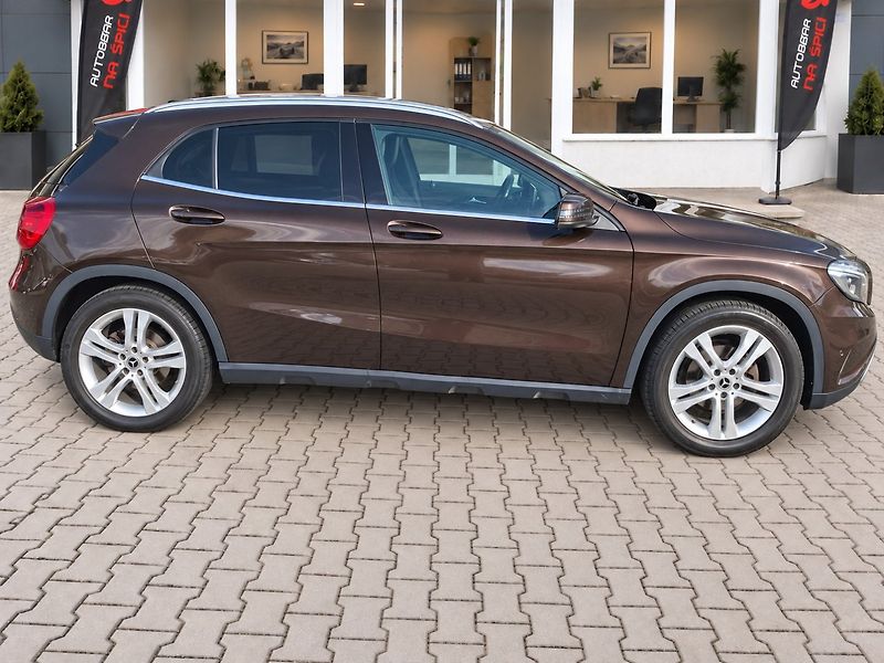 Mercedes-Benz GLA (2014) 220CDI 125kW 4MATIC -TAŽ.ZAŘ. - fotka 9 z 35