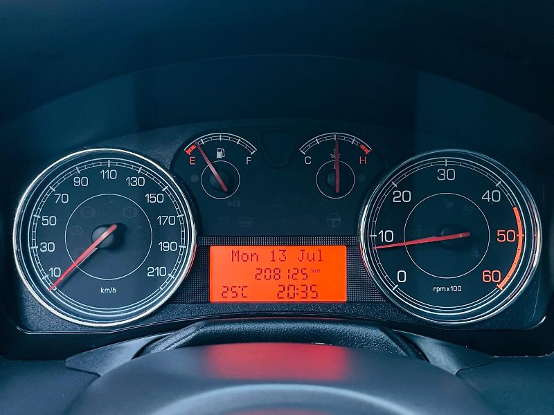 Fiat Croma 1.9D SENZORY SERVISKA TAŽNÉ - fotka 38 z 42