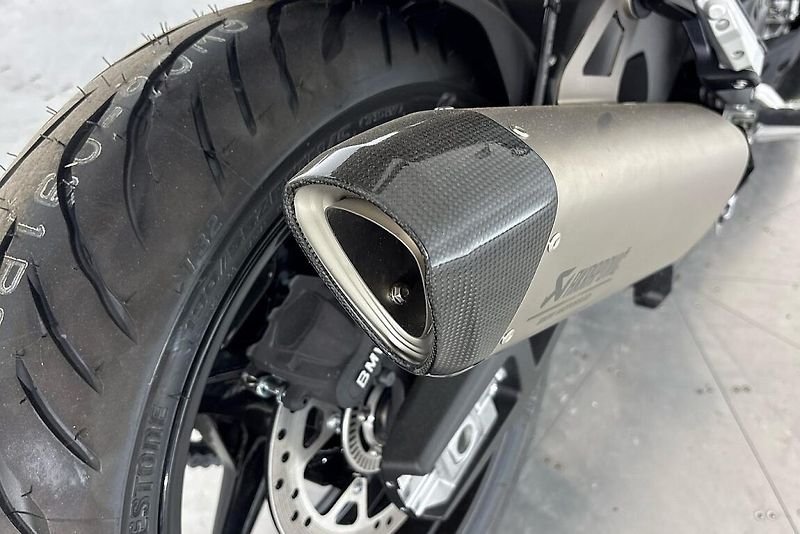 BMW S 1000 XR - fotka 6 z 13