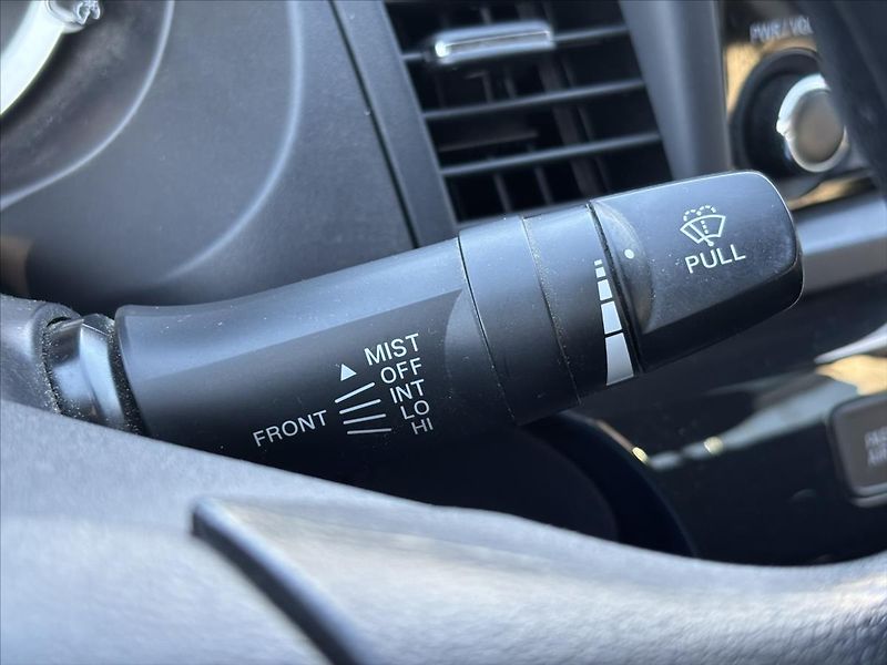 Mitsubishi Lancer 1,6 i 86kW Inform ČR 2xKOLA - fotka 24 z 28