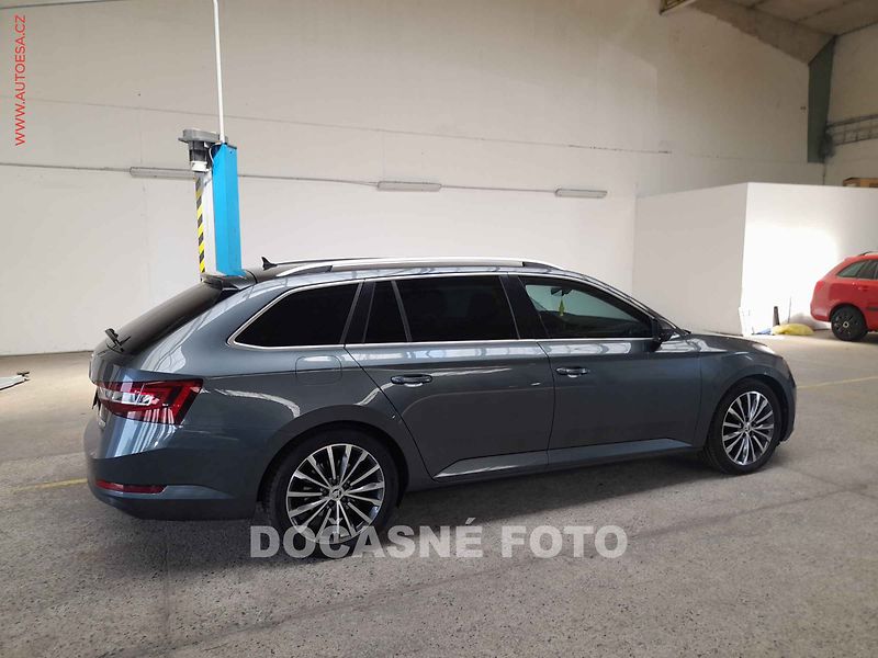 Škoda Superb (2019) 2.0, AT, bixen, kůže - fotka 2 z 3