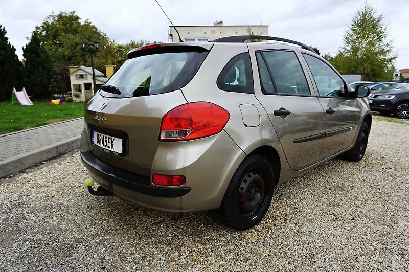 Renault Clio (2009) 1,2 16V 55 kW - fotka 4 z 33