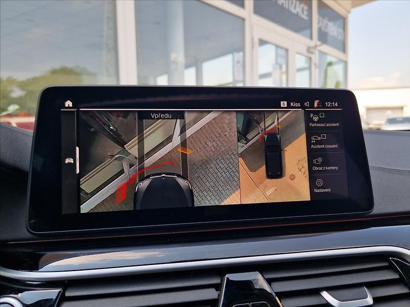 BMW Řada 5 3,0 530d TOURING KOMPLETVÝBAVA - fotka 40 z 46