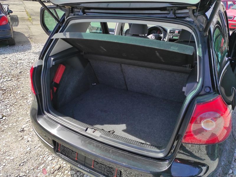 Volkswagen Golf V,  UNITED, VELICE PĚKNÝ - fotka 13 z 22