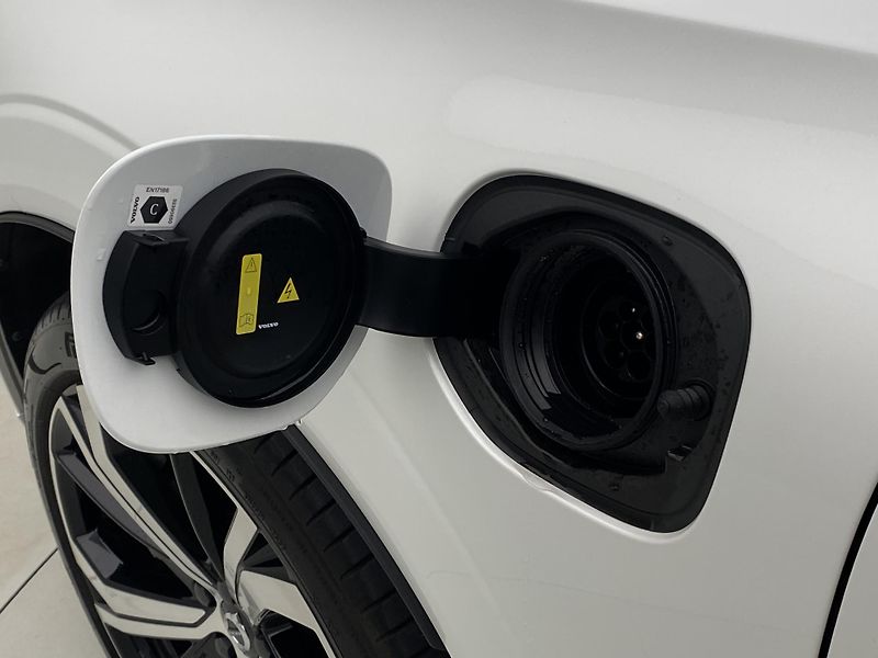 Volvo XC60 T6 AWD RECHARGE DARK PLUS AUT - fotka 37 z 63