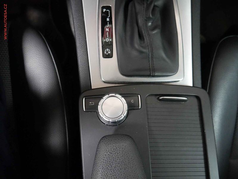 Mercedes-Benz Třídy C (2013) 1.6 C180, AT, navi, xenon - fotka 22 z 26