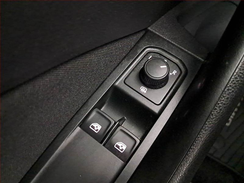Škoda Kamiq (2023) Ambition 1.0 TSI - fotka 19 z 20