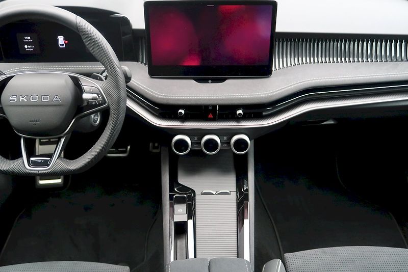 Škoda Superb (2025) Combi SportLine 1,5 TSI 150 kW - fotka 8 z 33