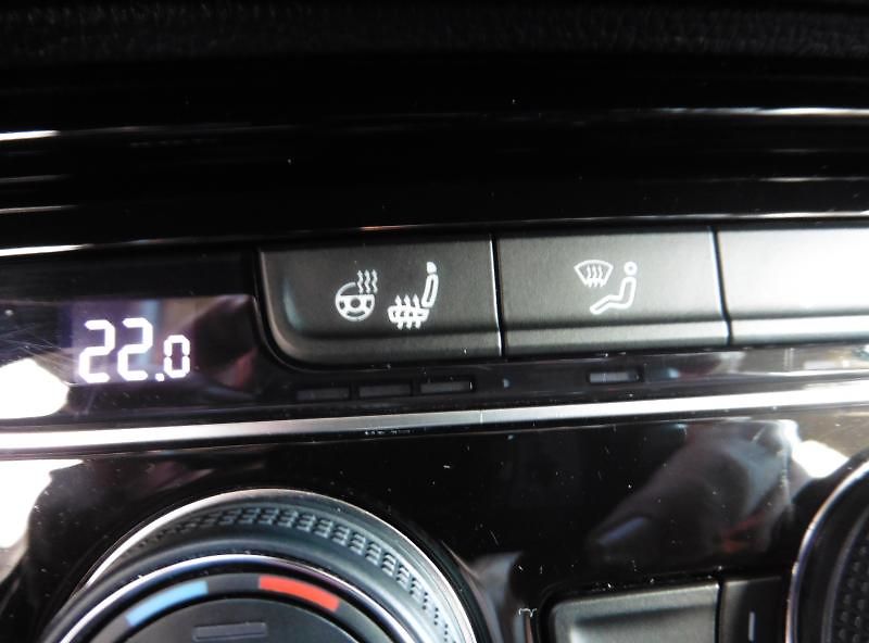 Volkswagen Touran 1.5 TSi Highline Navi - fotka 17 z 17