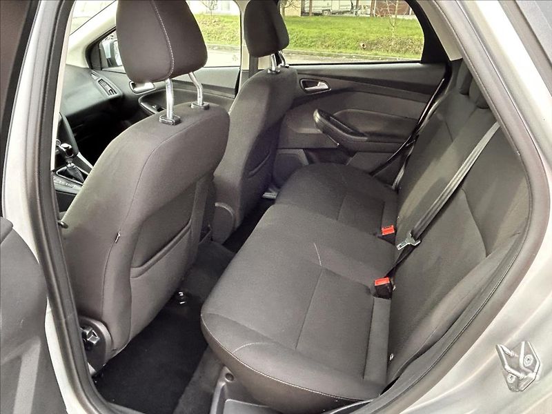 Ford Focus 1,5 TDCi 88kW,Xenon,Navi,Výhře - fotka 31 z 38