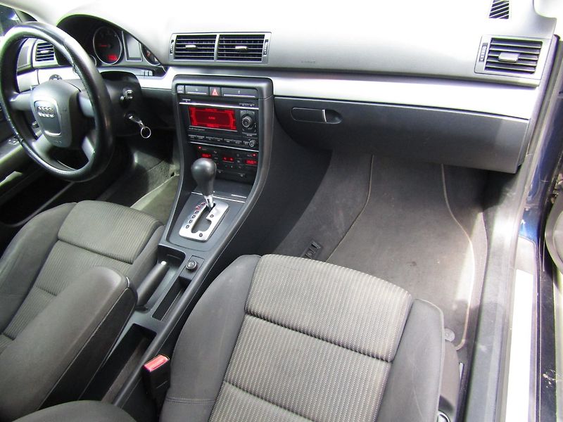 Audi A4 (2006) Avant 2.0 TDI 103kW AUTOMAT - fotka 12 z 33