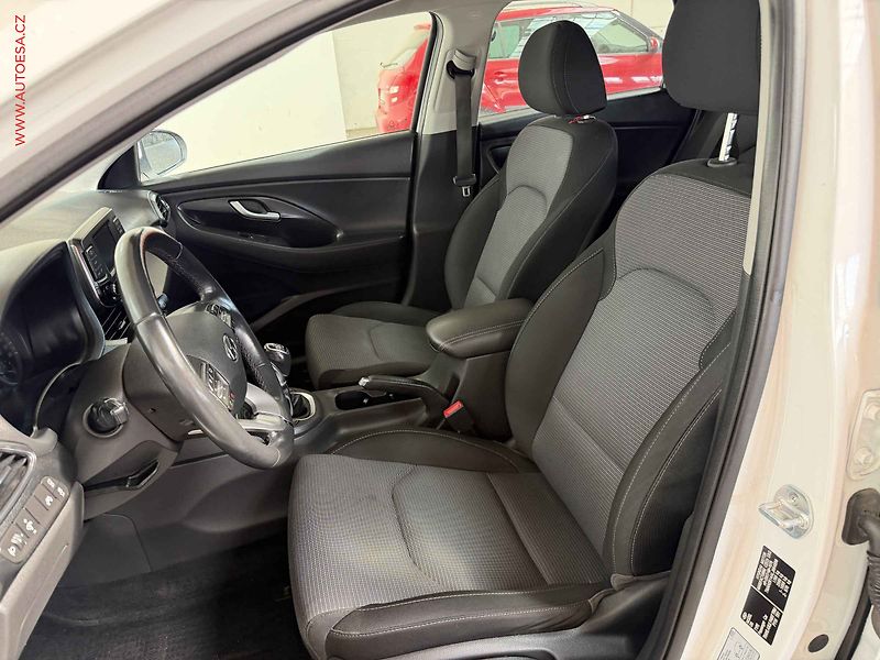 Hyundai i30 (2020) 1.4  CVVT, 1.maj,ČR, Trikolor - fotka 9 z 16