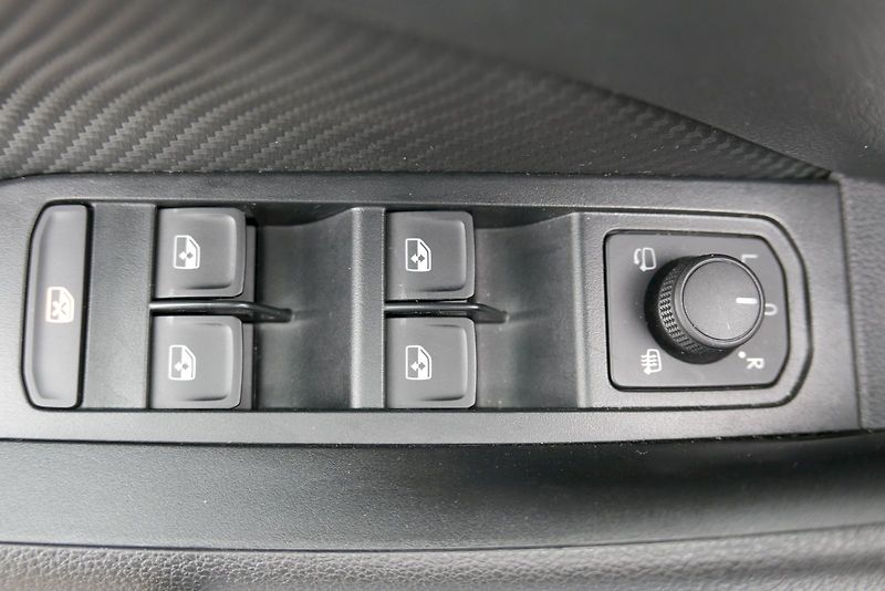 Škoda Kamiq (2025) 1.0 TSI 85 kW M6° Monte Carlo - fotka 16 z 30