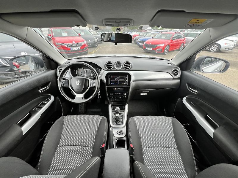 Suzuki Vitara 1.6DDiS 4x4 KLIMA KAMERA ALU - fotka 18 z 42