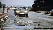 Padesát let od otevření a vozy Mercedes-Benz se zde testují pořád stejně tvrdě.