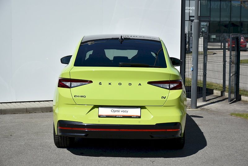 Škoda Enyaq (2023) RS 80 220 kW 4x4 - fotka 10 z 34
