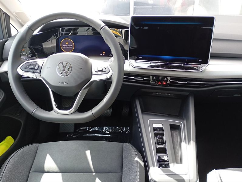 Volkswagen Golf Variant (2026) 1,5 eTSI 7DSG mHEV  People - fotka 12 z 16
